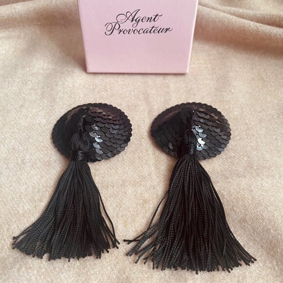 NWT AGENT PROVOCATEUR BLACK SEQUIN NIPPLE COVERS / PASTIES WITH BLACK TASSELS - Picture 1 of 8